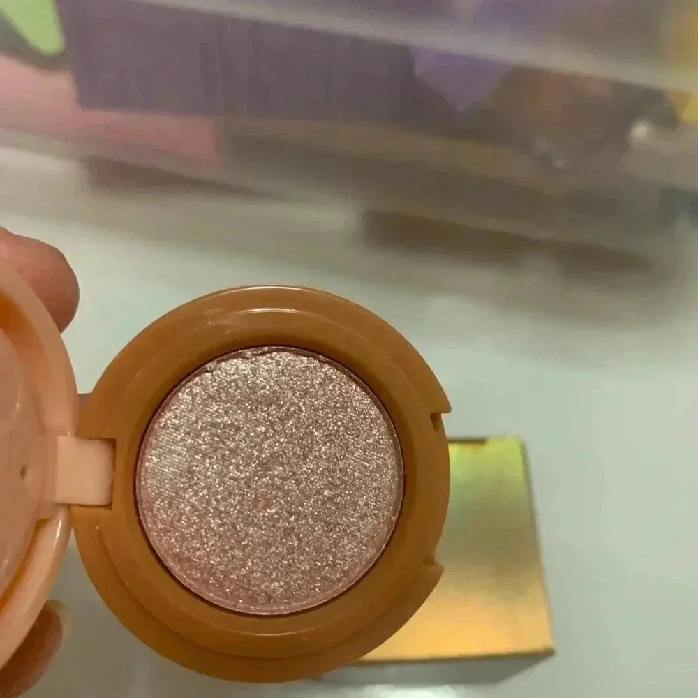Blush and Highlighter Pallet
